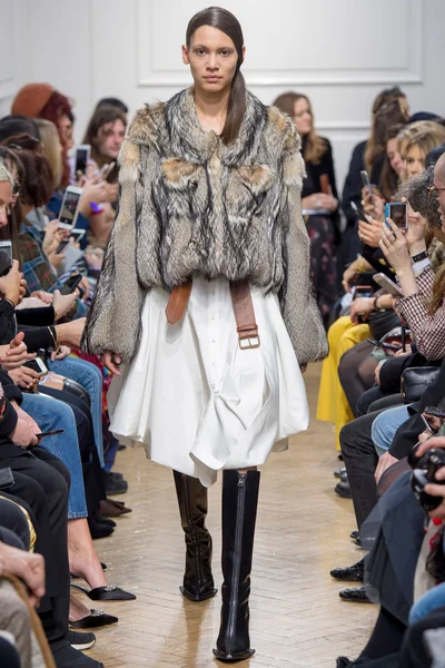 Look 7
